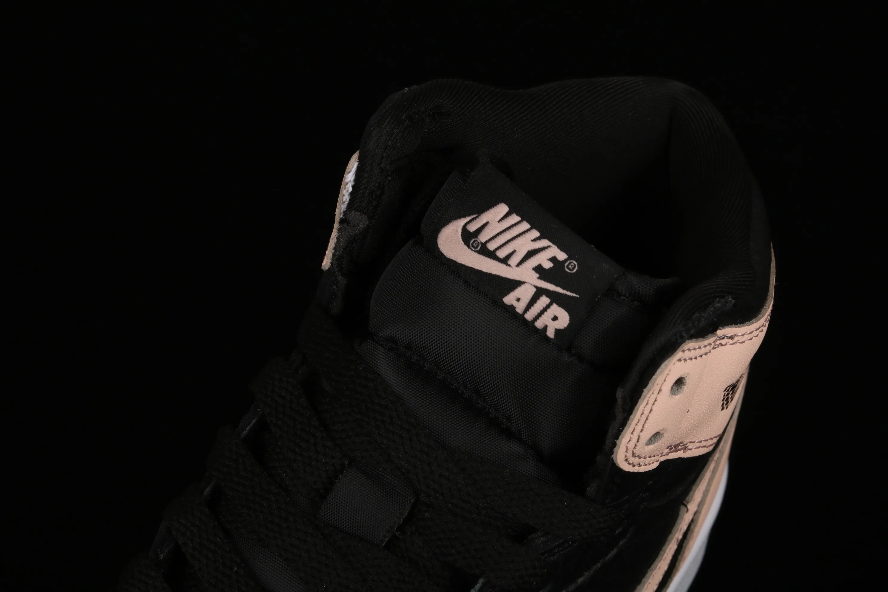 All Categories Air Jordan Jordan Series Basketball Shoes Air Jordan 1 High Air Jordan 1 "Crimson Tint" AJ1 Joe 1 Black Pink Litchi Pattern Women's Shoes 555441-081